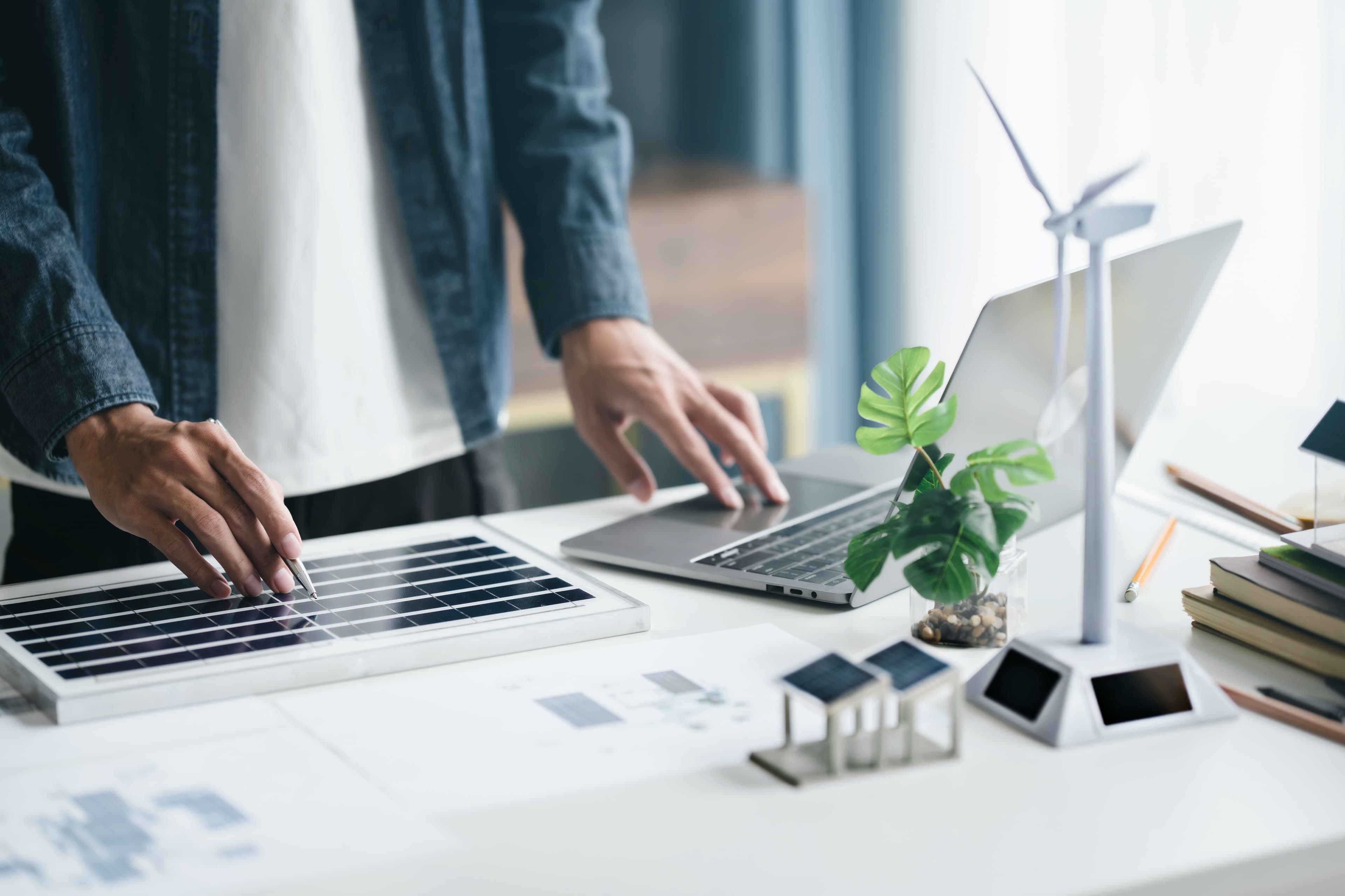 mojo cp/Shutterstock.com