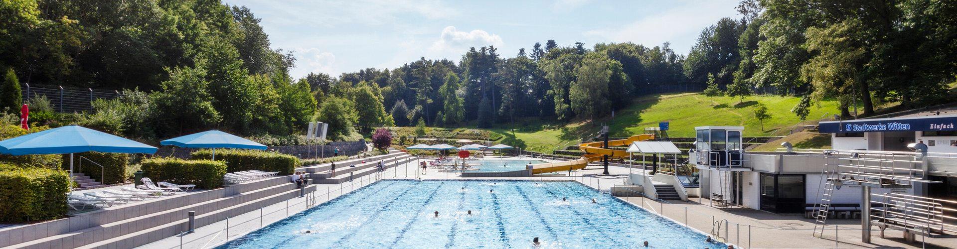 Blick auf das Schwimmerbecken in Witten Annen