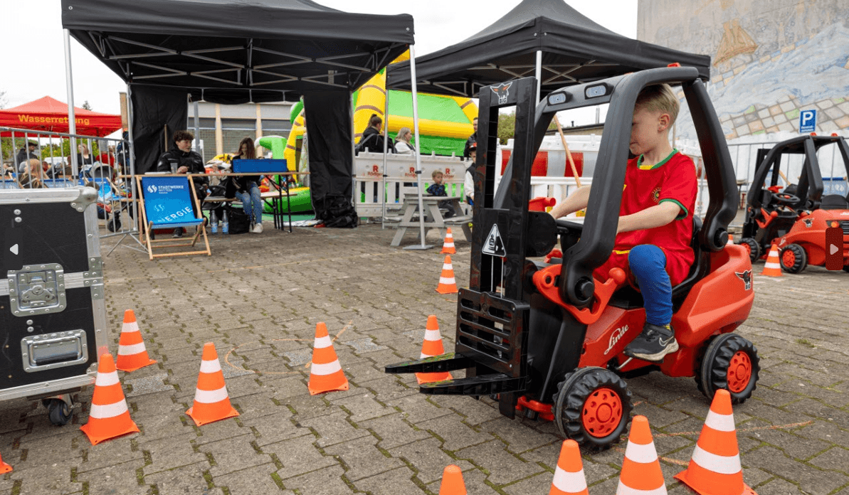 Kinder konnten den Gabelstapler-Führerschein machen